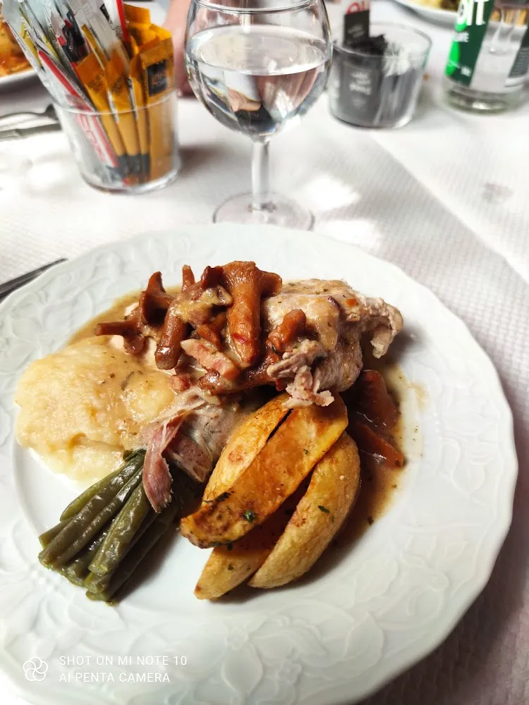 Effilé Poulet Celeri Céleri Roti Et Pdt Rôties